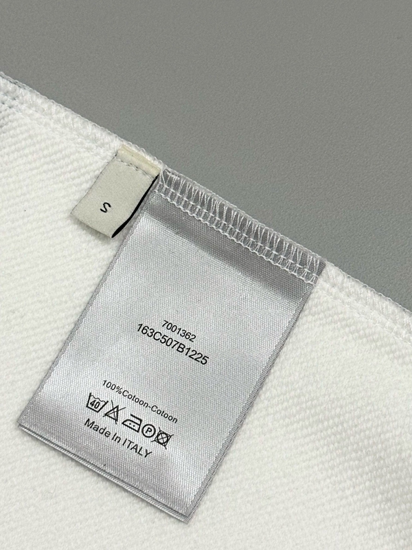 ブランドパーカー着用イメージ